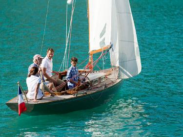 Betrokkenheid en verbondenheid zijn cruciaal voor een familiebedrijf. Betrokkenheid en verbondenheid zijn cruciaal voor een familiebedrijf.